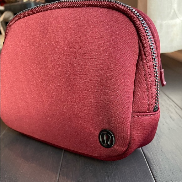 Rare Lululemon Belt Bag - Picture 2 of 8